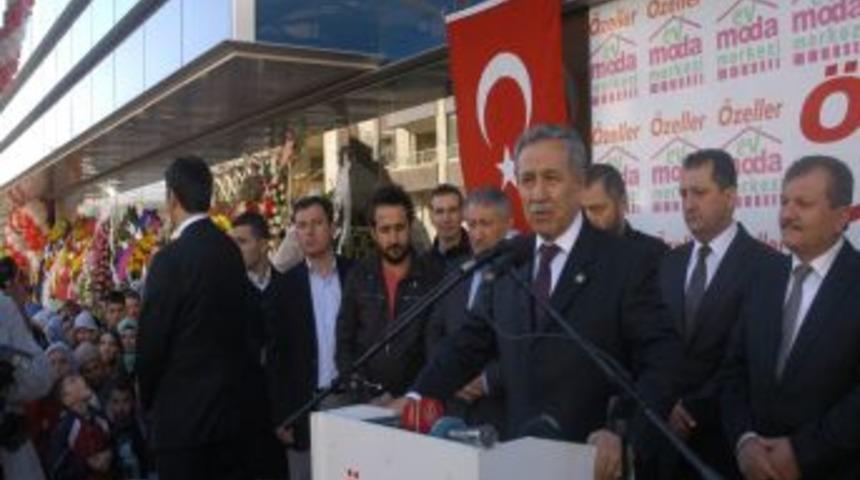 Başbakan Yardımcısı Arınç, Mamak'ta alışveriş merkezi açtı