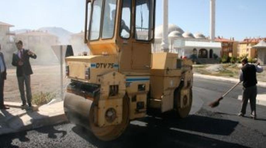 Erzincan Belediyesi asfalt &ccedil;alışmalarını hızlandırdı