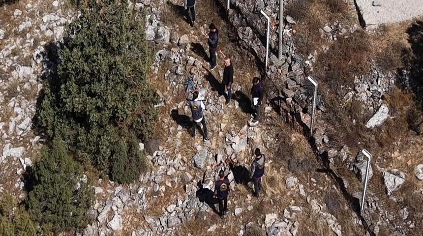 Cesedi toprağa g&ouml;m&uuml;l&uuml; halde bulunmuştu: 14 yıl sonra a&ccedil;ılan soruşturmada babası tutuklandı