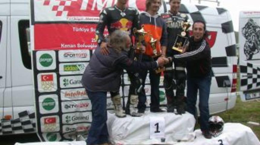 Sofuoğlu S&uuml;permoto A&rsquo;ya damgasını vurdu