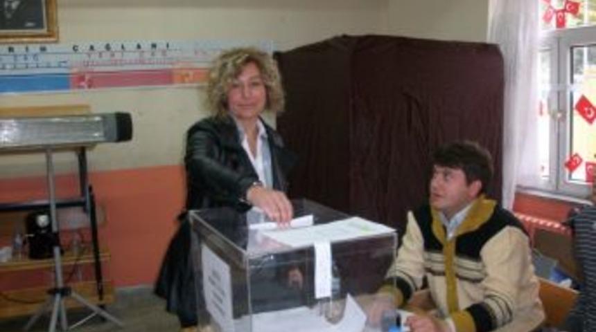 T&uuml;rkiye'deki Bulgar vatandaşlar g&uuml;ven i&ccedil;inde oylarını kullanıyor