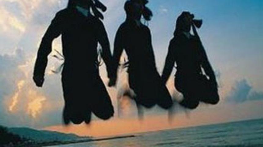 Lazlar da anadilde eğitim istedi!