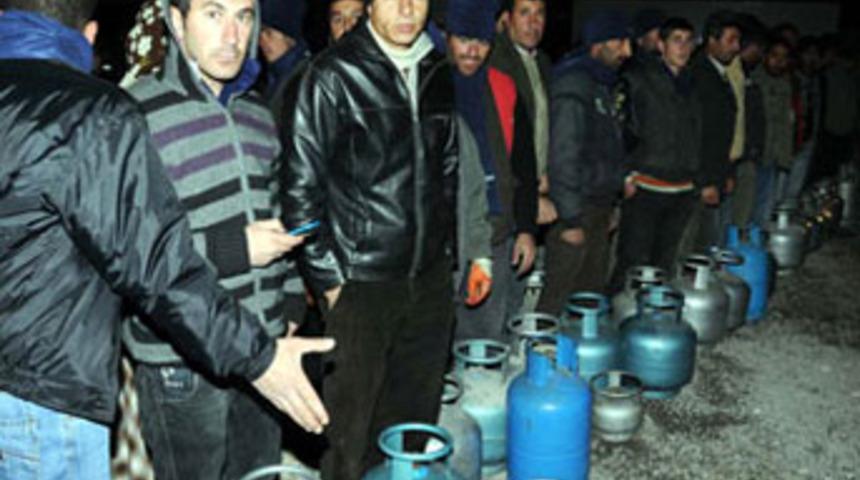 &Ccedil;adır kentte t&uuml;p kuyruğu