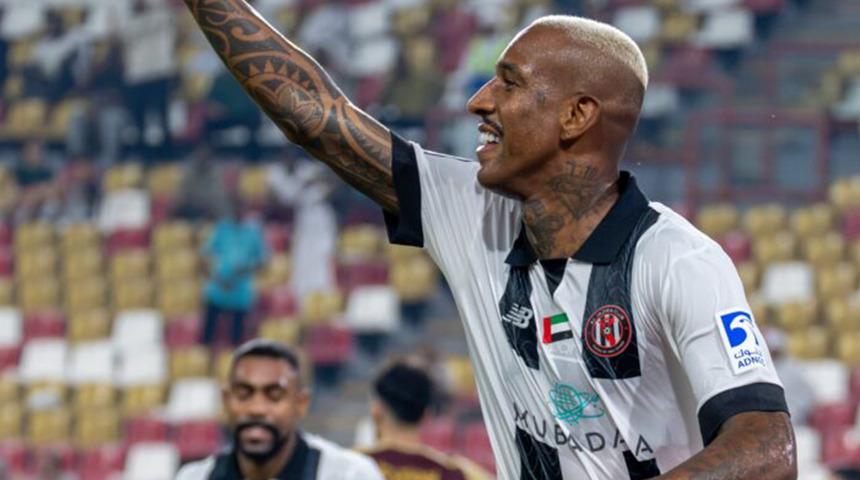 Fenerbah&ccedil;e'den ayrılan Talisca Al Jazira'da perdeyi a&ccedil;tı!