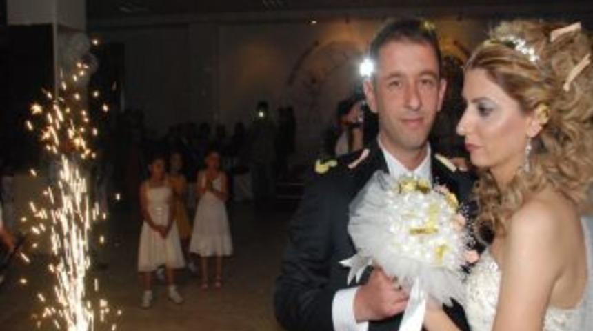 Bakan &Ccedil;elik: H&uuml;z&uuml;nle sevin&ccedil; birlikte yaşanıyor; hayat b&ouml;yle bir şey