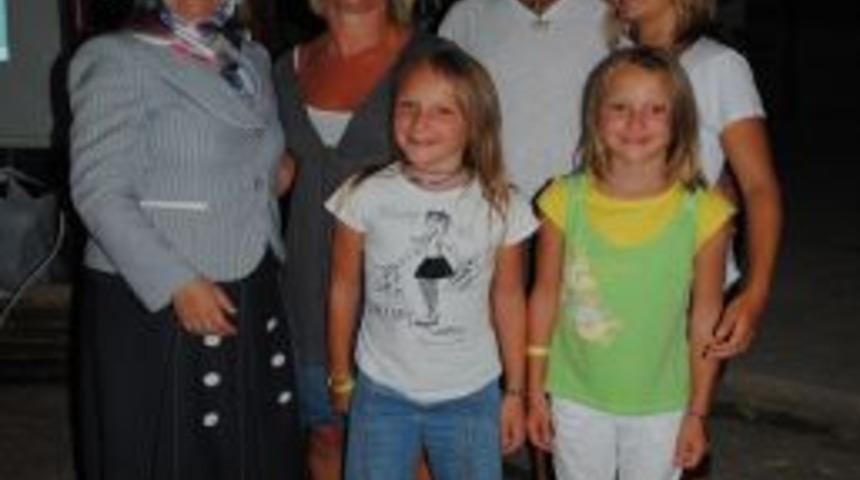 Yerleşik yabancılar depremzedeler i&ccedil;in yardım kampanyası başlattı