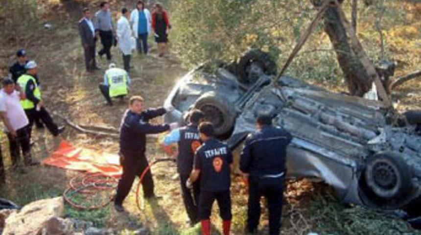 Yemin töreni dönüşü kaza; 2 ölü