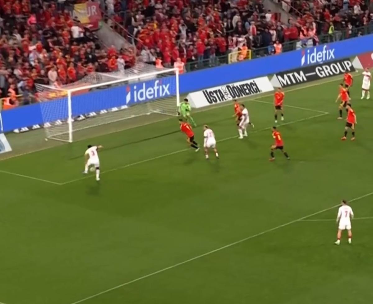 Milli Takımda Merih Demiral zoru başardı! Resmen saç baş yoldurdu 1