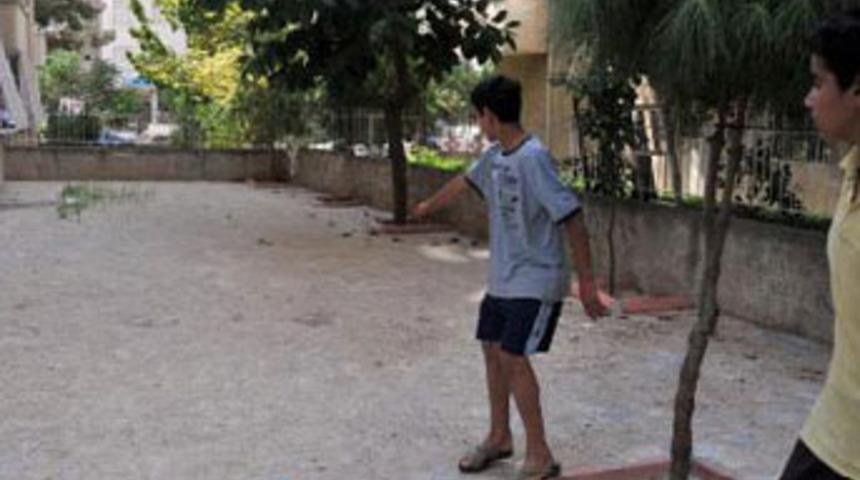 Gen&ccedil; kız 9'uncu kattan atladı