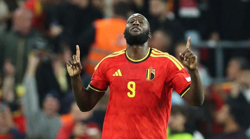 Fenerbah&ccedil;e'nin golc&uuml;s&uuml; Lukaku T&uuml;rkiye'yi boş ge&ccedil;medi! Bir ilki yaşadı