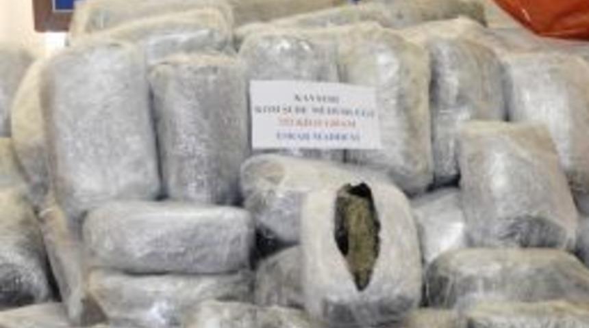 Valizlerden 352 kilo esrar maddesi &ccedil;ıktı