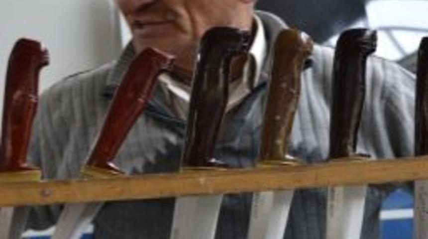 &Ccedil;in malı bı&ccedil;aklar kurbanlıklara zarar veriyor