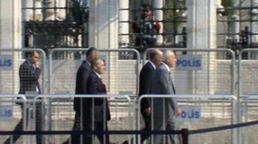 İstanbul Valisi avludaki hazırlıkları denetledi