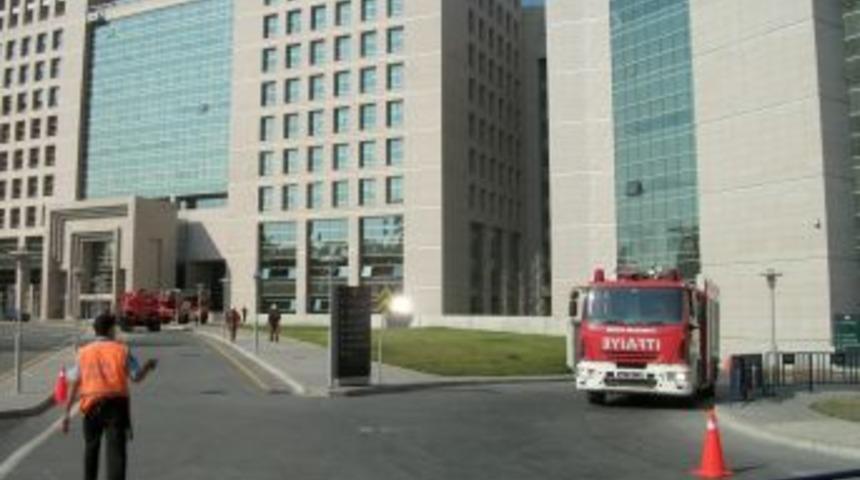 İstanbul Adalet Sarayı&rsquo;nda yangın alarmı