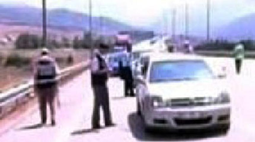 BDP konvoyu Diyarbakır'da durduruldu