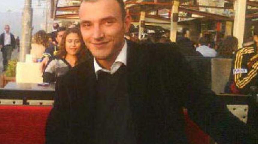 Arkadaşını ailesiyle barıştırırken &ouml;ld&uuml;