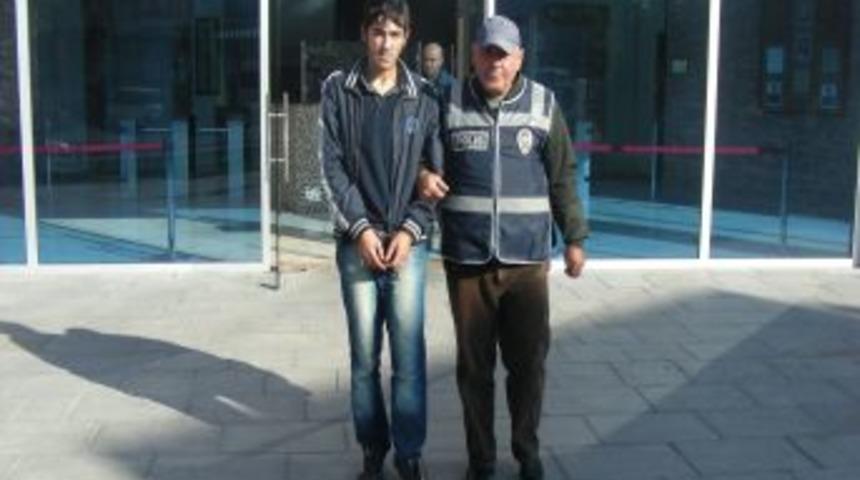 K&uuml;&ccedil;&uuml;k &ccedil;ocuklarla birlikte motosiklet &ccedil;alan zanlı su&ccedil;&uuml;st&uuml; yakalandı