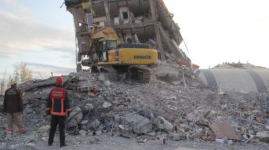 Erciş&rsquo;teki İstanbul itfaiyesi, g&ouml;rev değişimi yapıyor