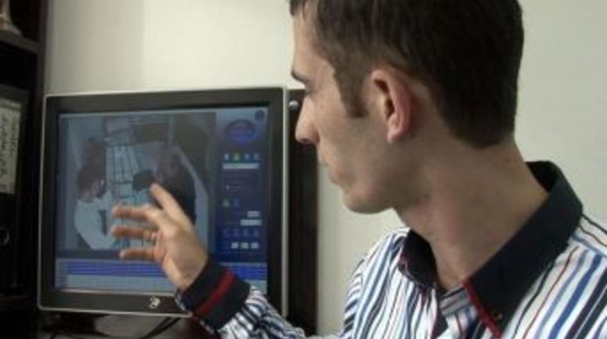 Entel hırsızın ilgin&ccedil; y&ouml;ntemleri kamerada