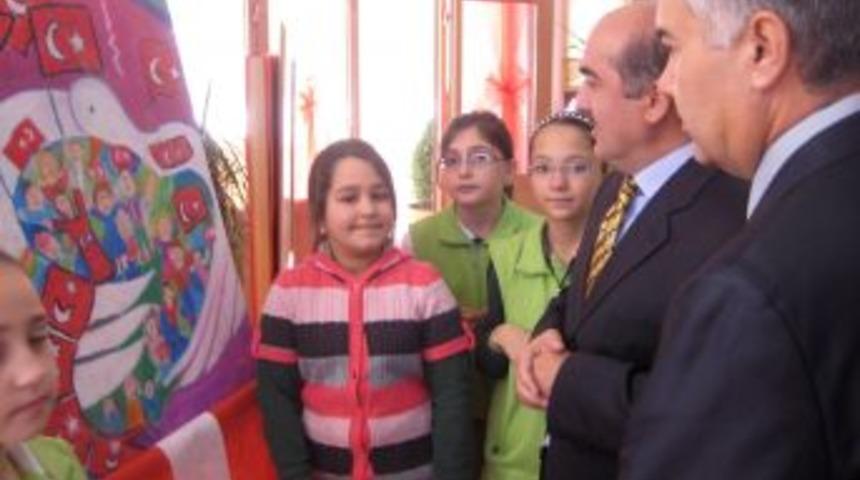 Aziziyeli &ouml;ğrenciler, Cumhuriyet'in kazanımlarını resimlerle anlattı