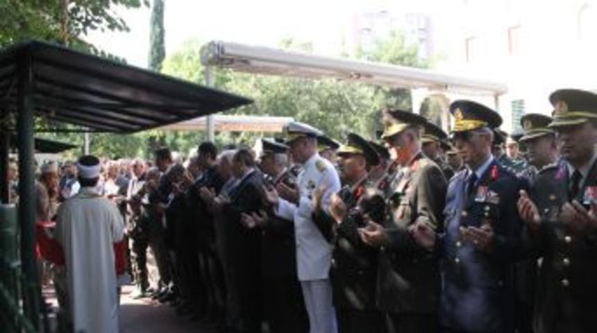 Mayın patlamasında şehit olan er g&ouml;zyaşlarıyla uğurlandı