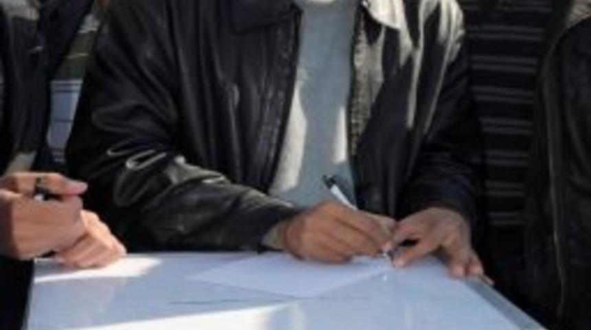 Bayram &ouml;ncesi kartpostal geleneğini yaşatıyorlar