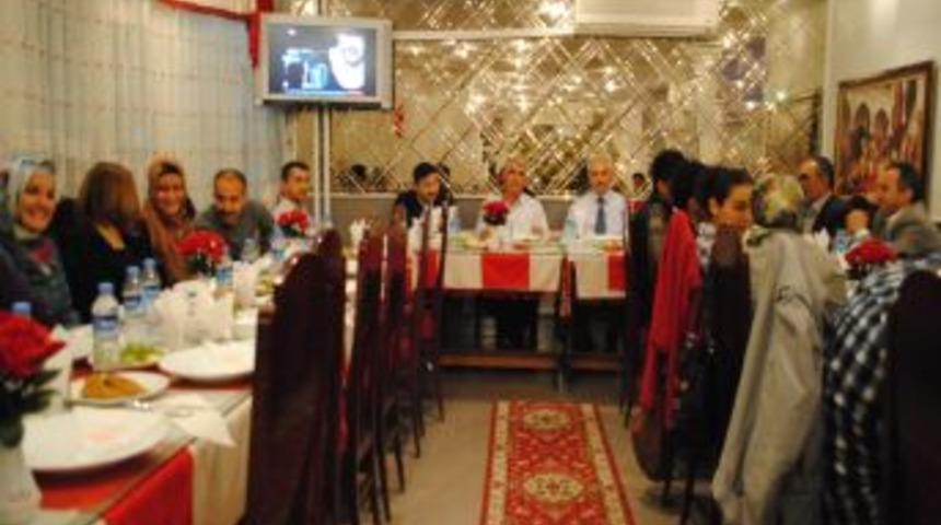 Hakkari'ye yeni gelen &ouml;ğretmenlere tanışma yemeği verildi