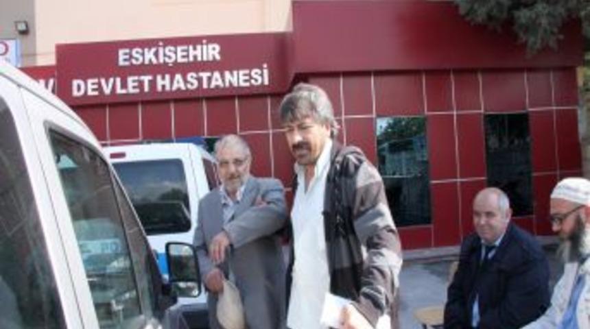 Kocasının t&uuml;feğinden &ccedil;ıkan kurşunla &ouml;ld&uuml;