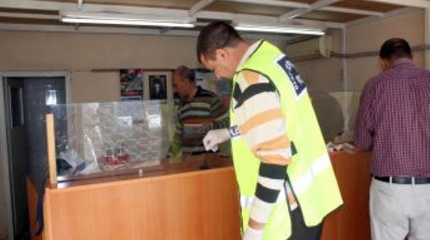 Kar maskeli soyguncu g&uuml;peg&uuml;nd&uuml;z TEDAŞ veznesini soydu