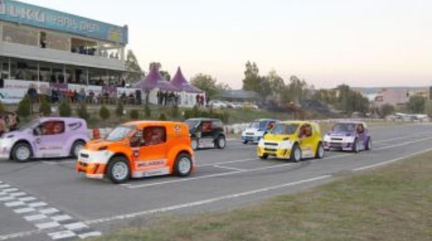 Van&rsquo;a bir destek de V1 Challenge&rsquo;tan