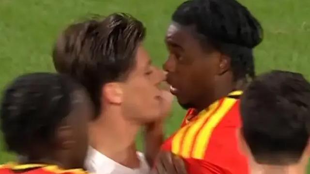 Arda Güler maç sonrası çılgına döndü! Belçikalı oyuncuyla burun buruna kavga