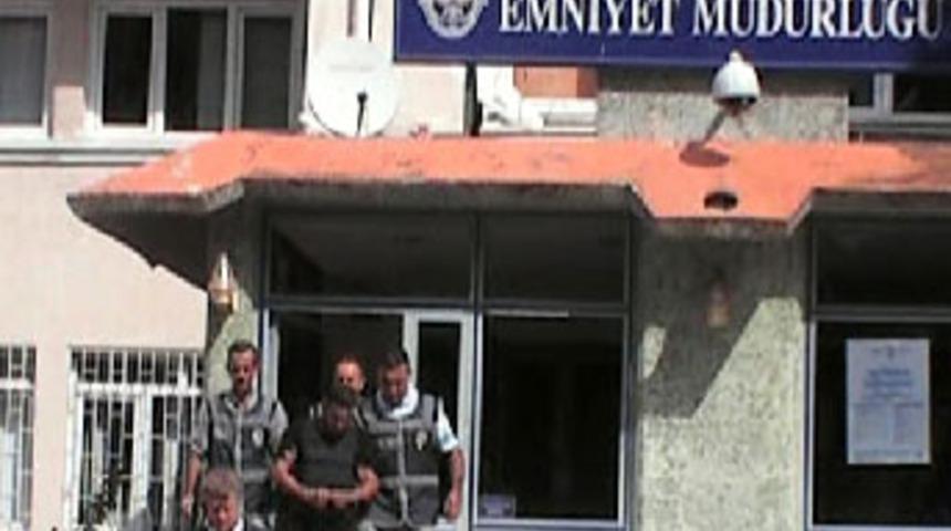 &Ccedil;ocuklarının g&ouml;z&uuml; &ouml;n&uuml;nde eşini &ouml;ld&uuml;rd&uuml;