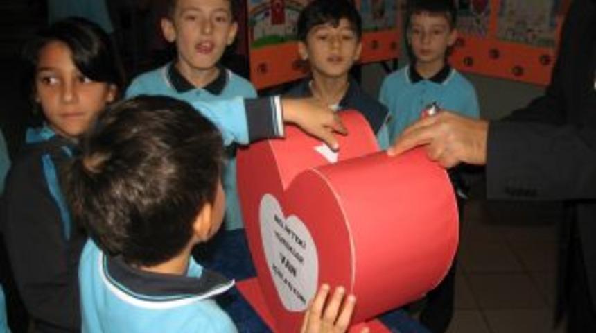 &Ouml;zel Melih İlk&ouml;ğretim Okulu'ndan Van'a yardım kampanyası