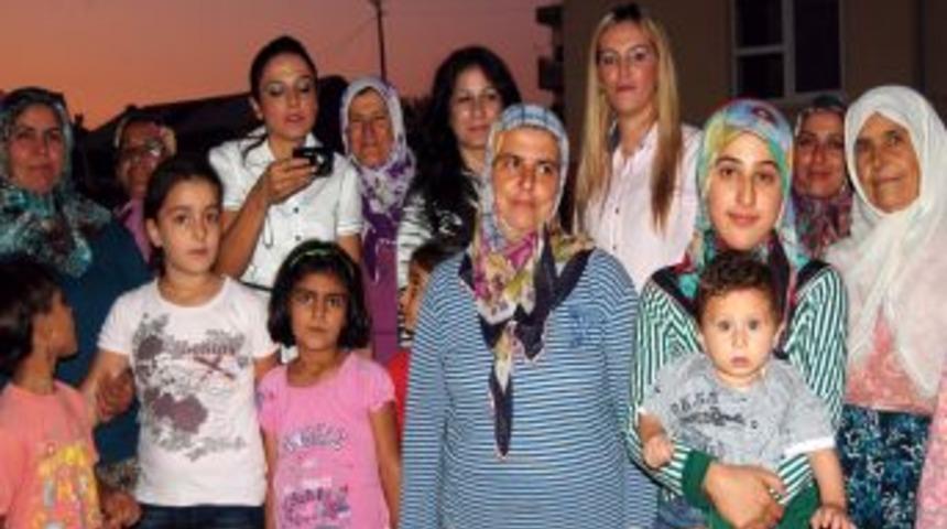 AK Partili hanımlar k&ouml;y ziyaretleri ile sorunları yerinde tespit ediyor