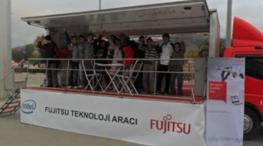 Tokat'ta fujıtsu teknoloji aracına b&uuml;y&uuml;k ilgi
