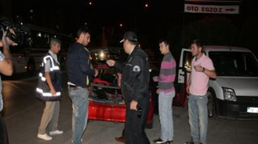 Polis, Gemlik'e giren her aracı arıyor