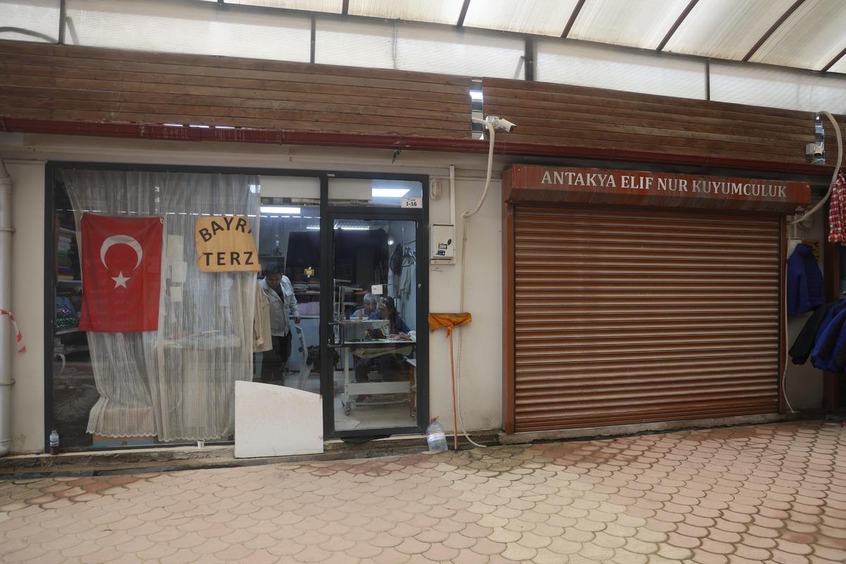 Böylesi kimsenin aklına gelmez! Duvarı delip kasaya ulaştılar ama... 3