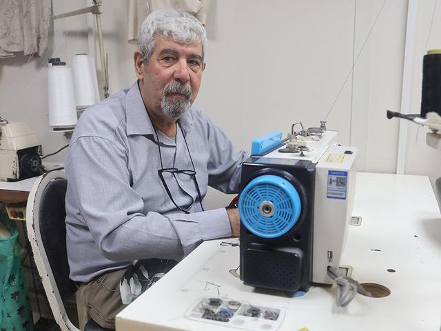 B&ouml;ylesi kimsenin aklına gelmez! Duvarı delip kasaya ulaştılar ama...