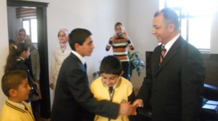 Yaz kursu &ouml;ğrencileri, &Ccedil;anakkale gezisi tarih bilinci edindi