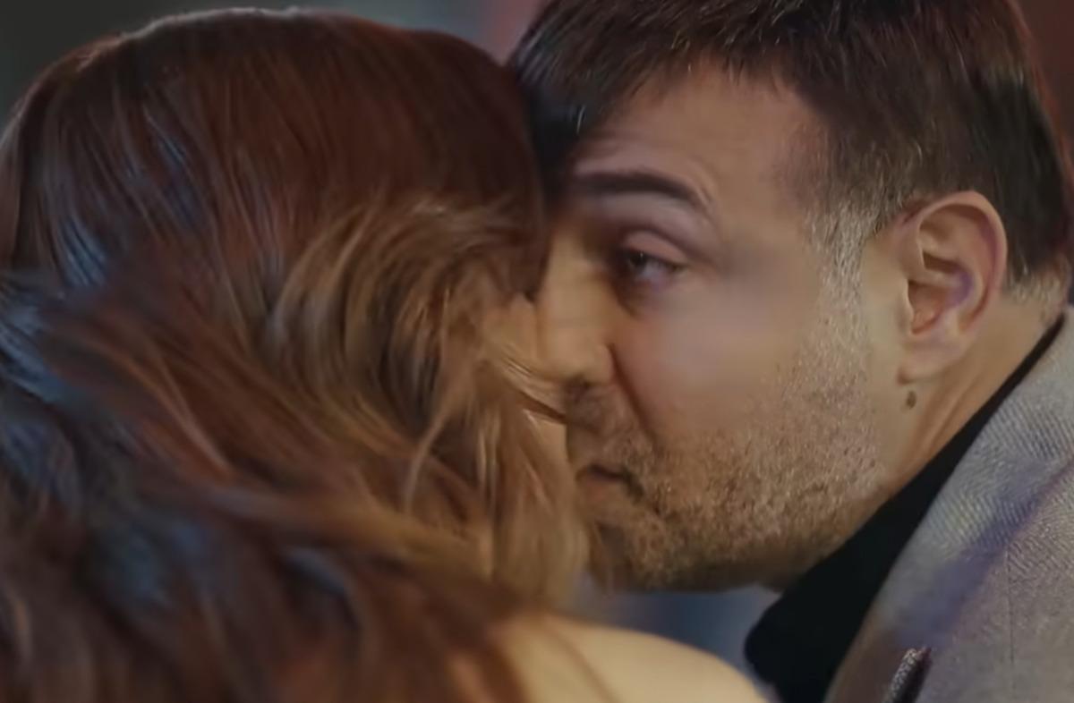 Kızılcık Şerbeti nde öpüşme sahnesi olay yarattı! Bu kadarı da pes 2