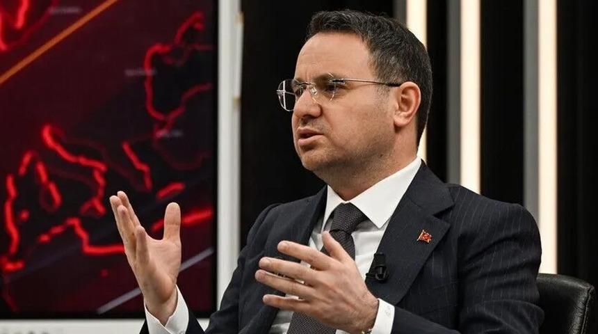 Bakan G&uuml;rlek a&ccedil;ıkladı! "7 faili me&ccedil;hul dosyada 8 cinayet daha aydınlatıldı"