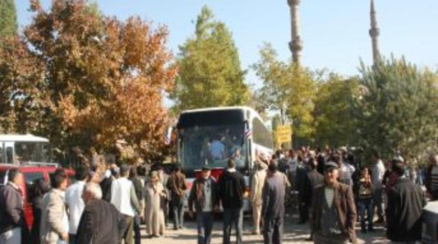 Kars&rsquo;ta hacı adayları yola &ccedil;ıktı