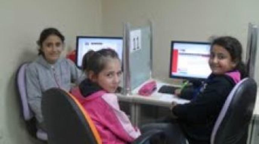 Bilgi Evleri kentin en b&uuml;y&uuml;k et&uuml;t merkezi