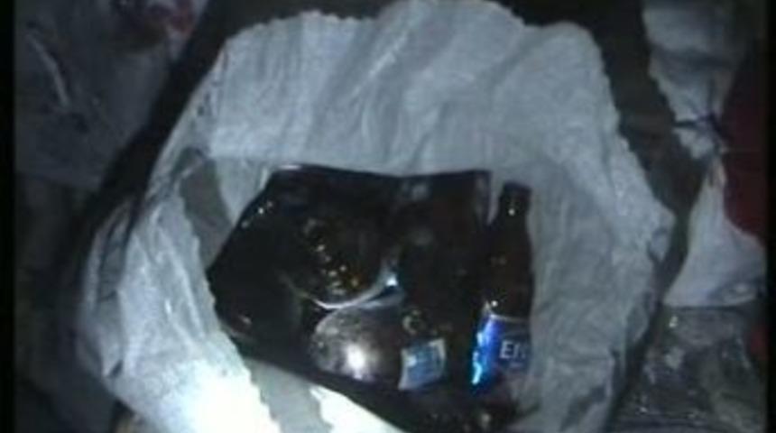 İnsanları sokağa d&ouml;kmek i&ccedil;in kendilerine atılan gaz bombasını eve attılar