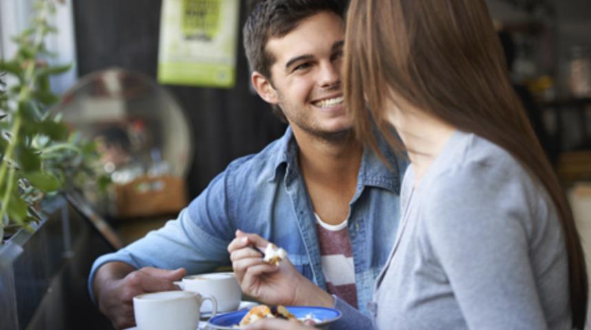 Erkeği ilk buluşmada etkilemenin 6 yolu