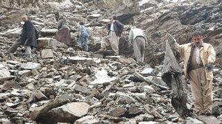 Teröristlerin aileleri dağda ceset aradı