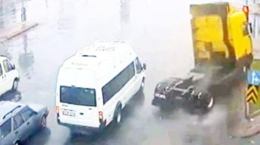 Trafik kurallarına uymayanlar kazalara neden oluyor