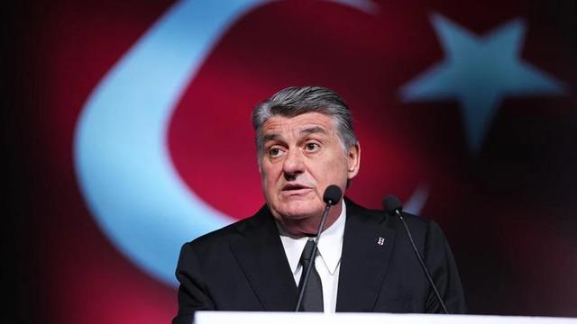 Beşiktaş Başkanı Serdal Adalı'dan genel kurula sert açıklamalar! Liderlikten ettiler