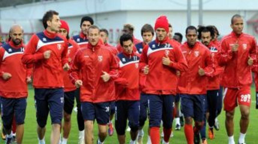 Samsunspor, Ankarag&uuml;c&uuml; ma&ccedil;ı hazırlıklarını s&uuml;rd&uuml;r&uuml;yor