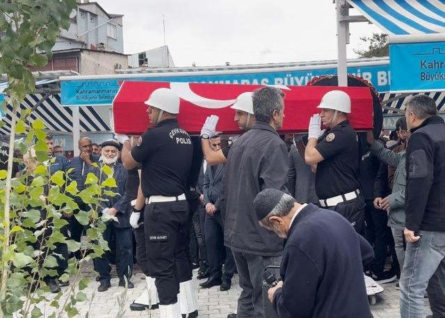 Kazada hayatını kaybeden 2 kişi son yolculuğuna uğurlandı 2
